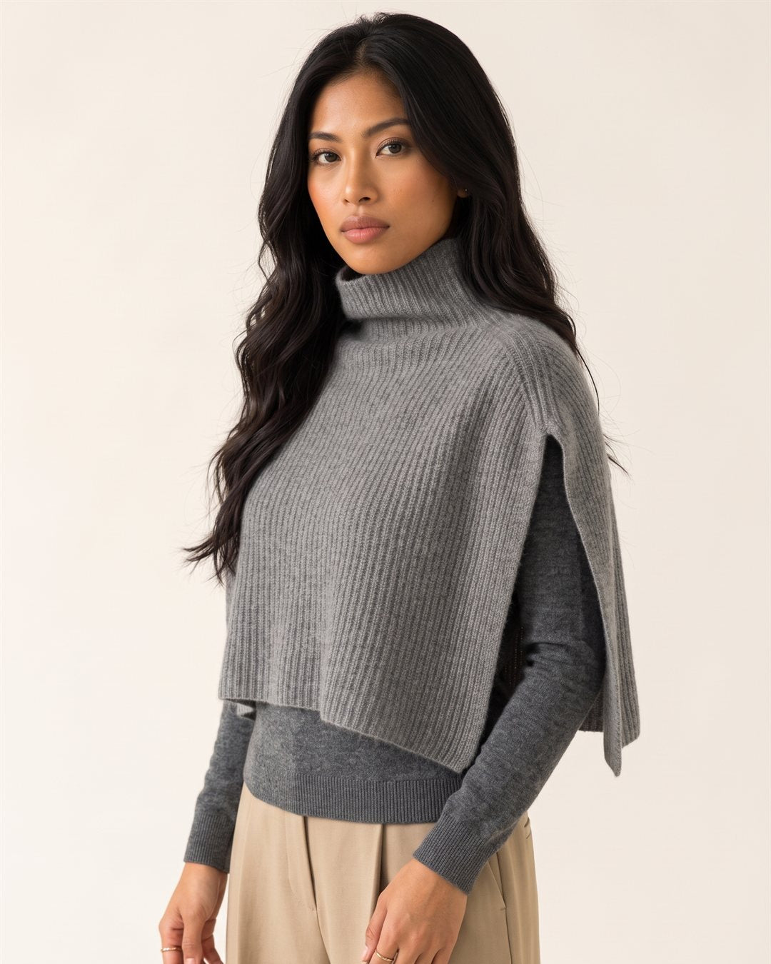 Como Cashmere Cape in Grey — color view