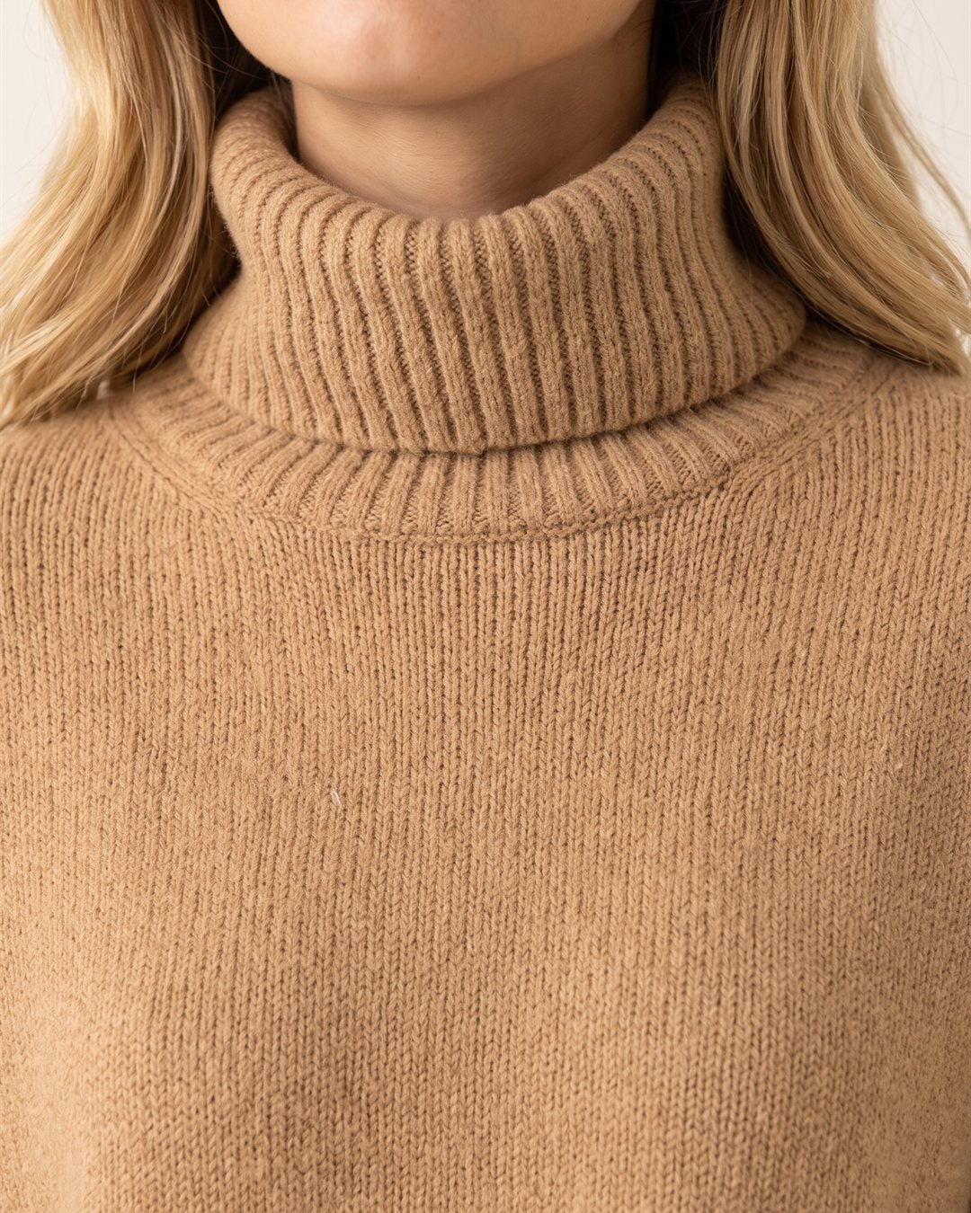 Riga Turtleneck Sweater — construction detail