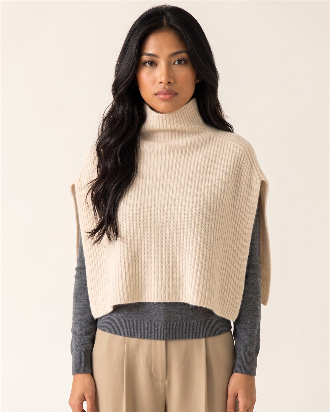 Como Cashmere Cape in Beige — color view