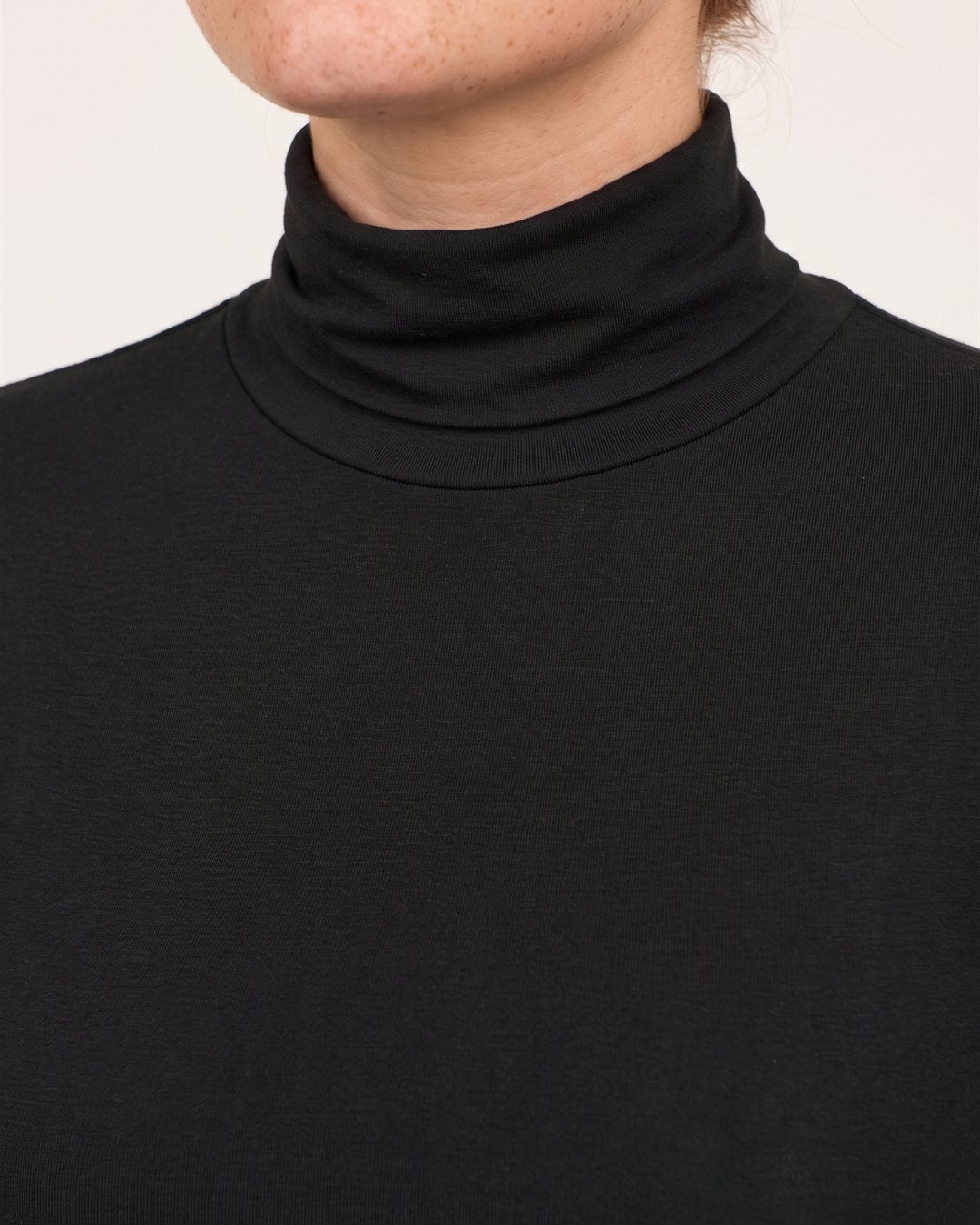 Uppsala Turtleneck Top