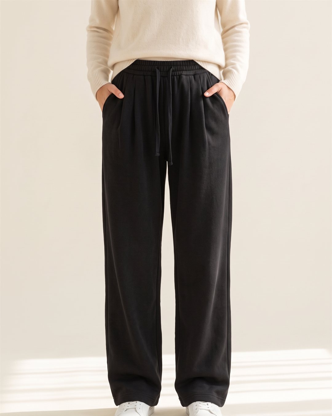 Verona Wide Trousers in Black — color view